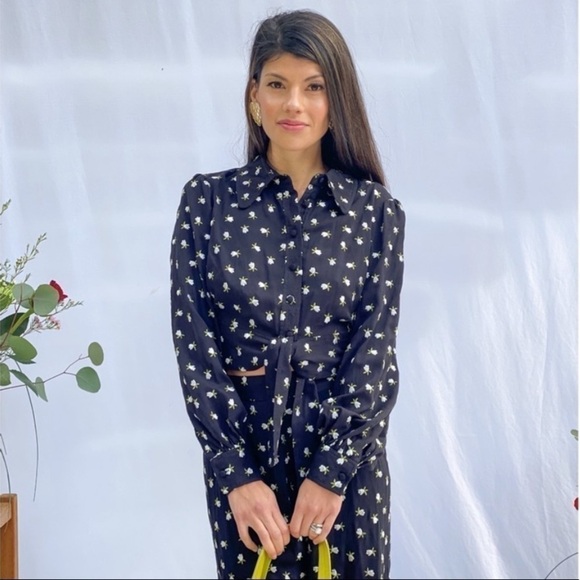 JILL Stuart Floral Button-Front Long-Sleeve Tie-Hem Crop Top size 2 - Picture 2 of 11